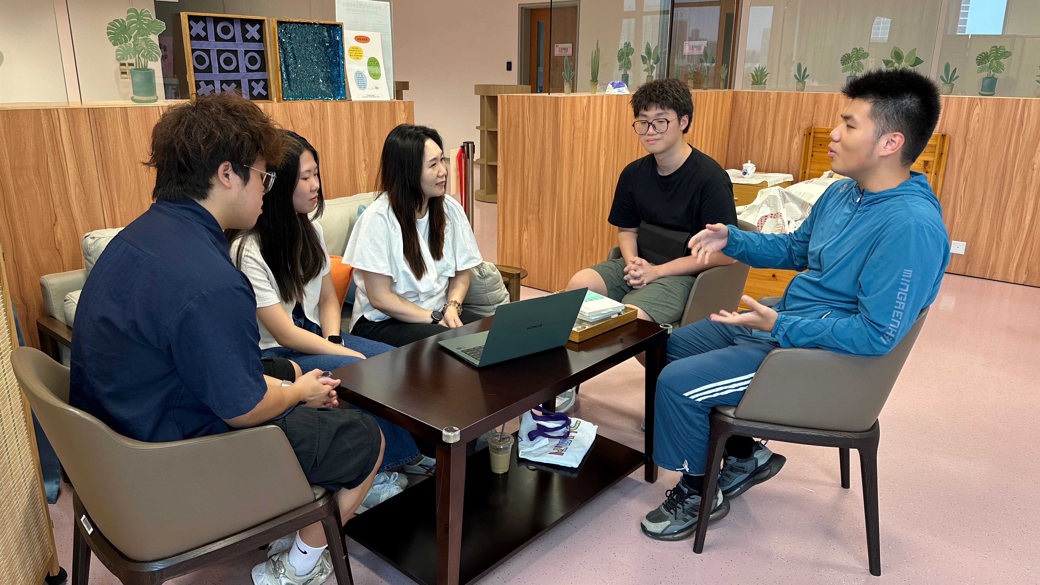 ▲Students shared their experience and insights of the programme.