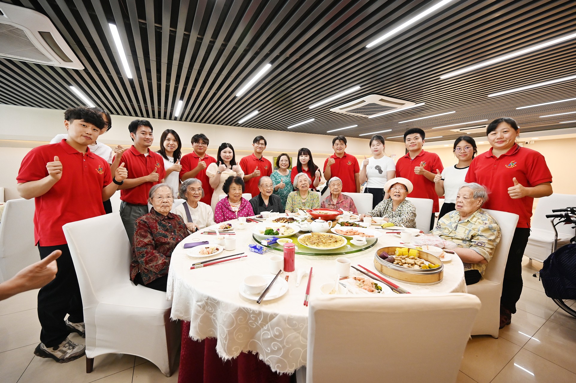 ▲An exchange visit to Guangzhou for teachers, students and alumni.